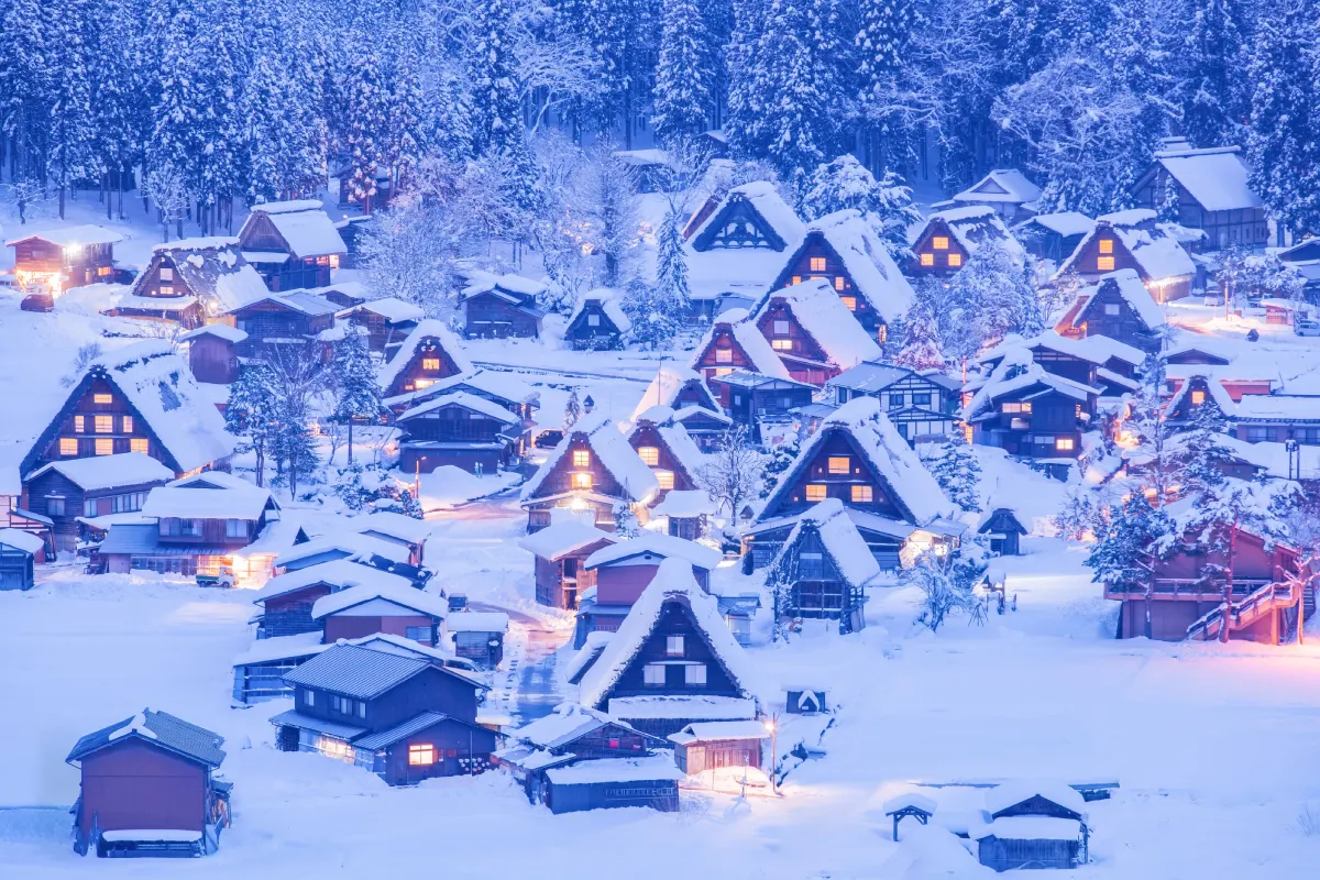 giappone a dicembre paesaggio innevato