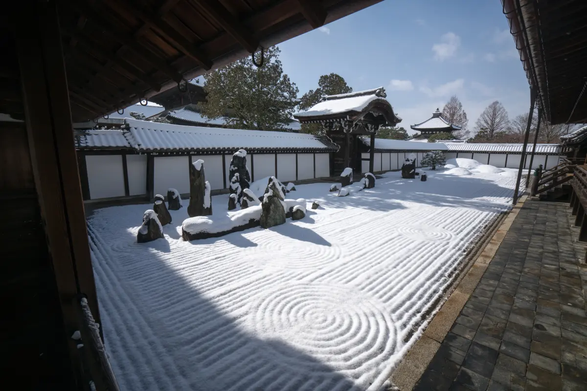 tempio tofukuji innevato